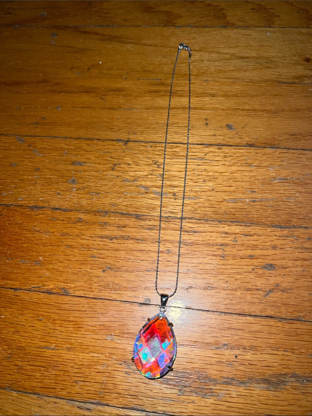 Tear drop shape opalescent necklace - Picture 6 of 6
